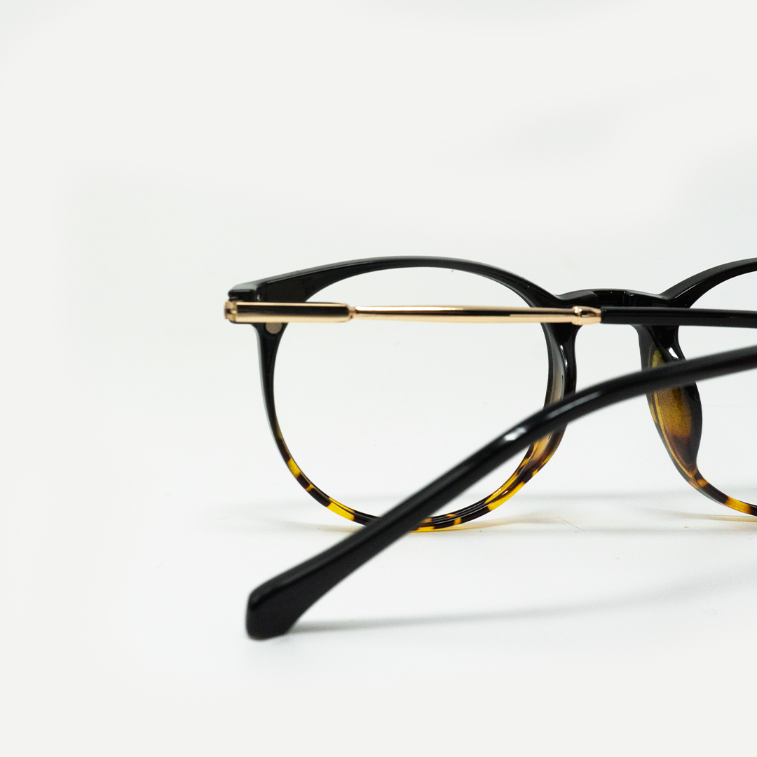 OPTIK21_119_03_0220195975-CAFÉ-LEOPARDO-CLIP-ON_BACK