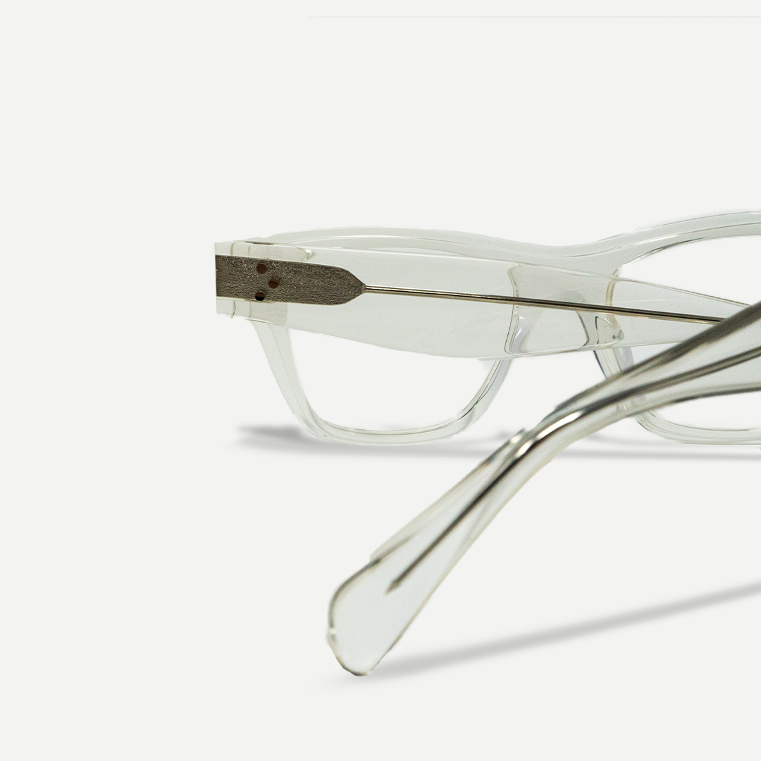 OPTIK21_36_03_MEGT-TRANSPARENTE_BACK