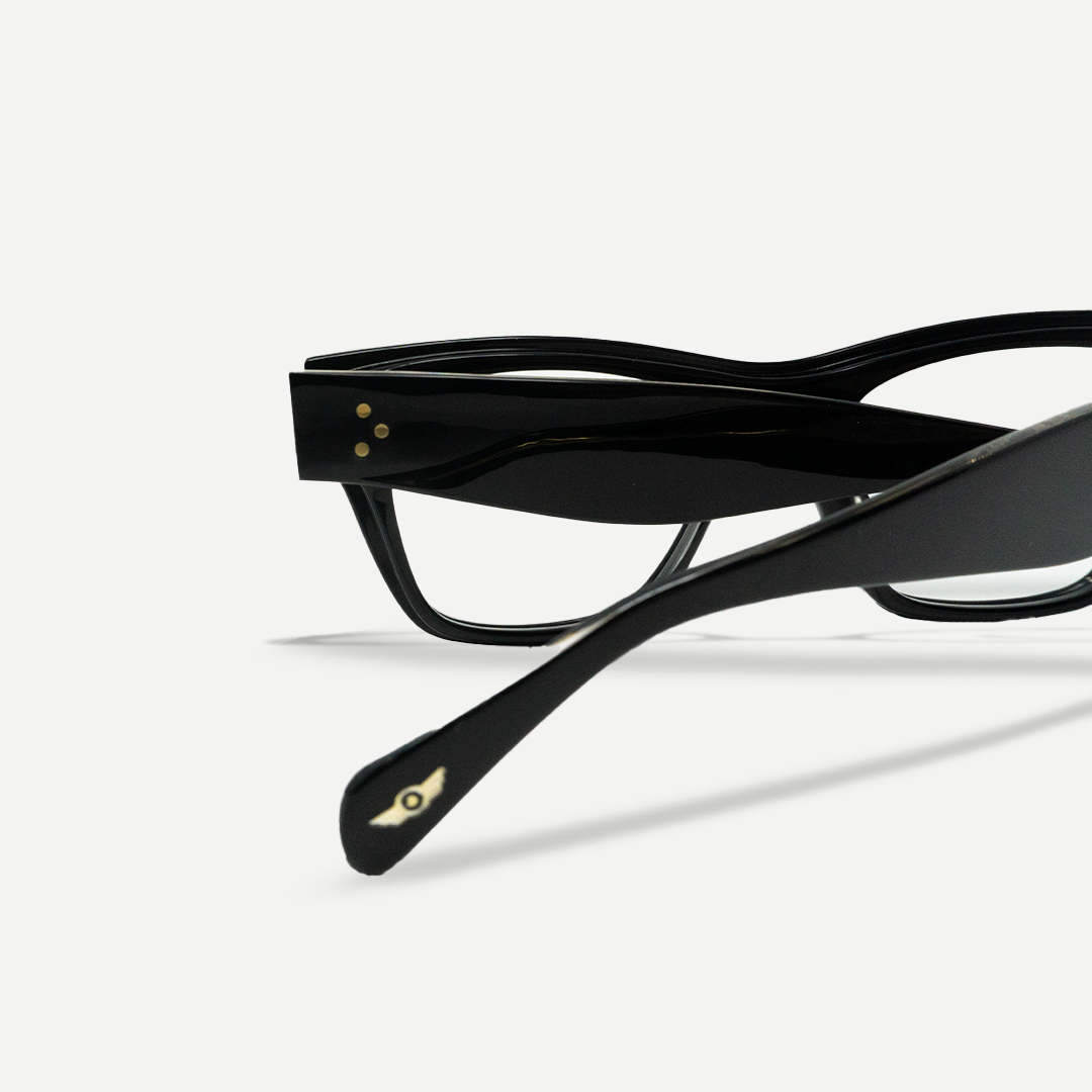 OPTIK21_37_03_MEGN-NEGRO_BACK